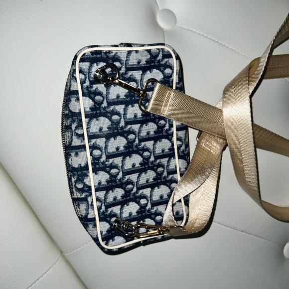 Dior vintage waist bag. This is a reposh, I’ve had it a 4 years. Great piece. - Picture 2 of 6